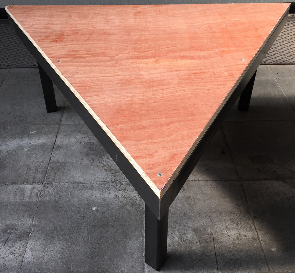 PRATICABLE 750 TRIANGLE 1m/1m/1m METAL